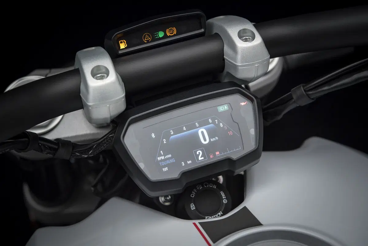 Ducati XDiavel S “Iceberg White” al Faaker See (10)