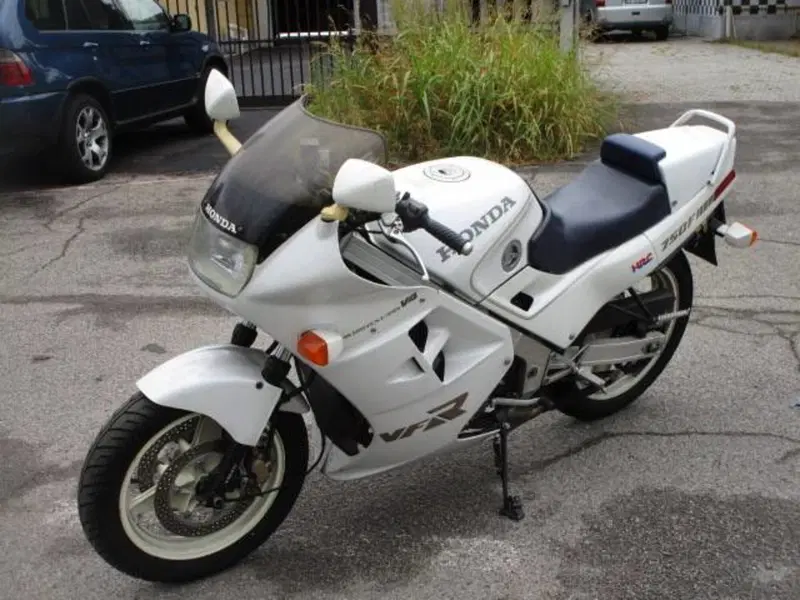 Honda VFR 750 F (1990 - 93) (3)
