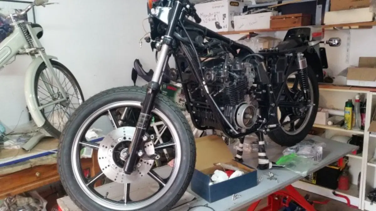 Restaurando fai da te: Kawasaki Z400 J 1981 (32)