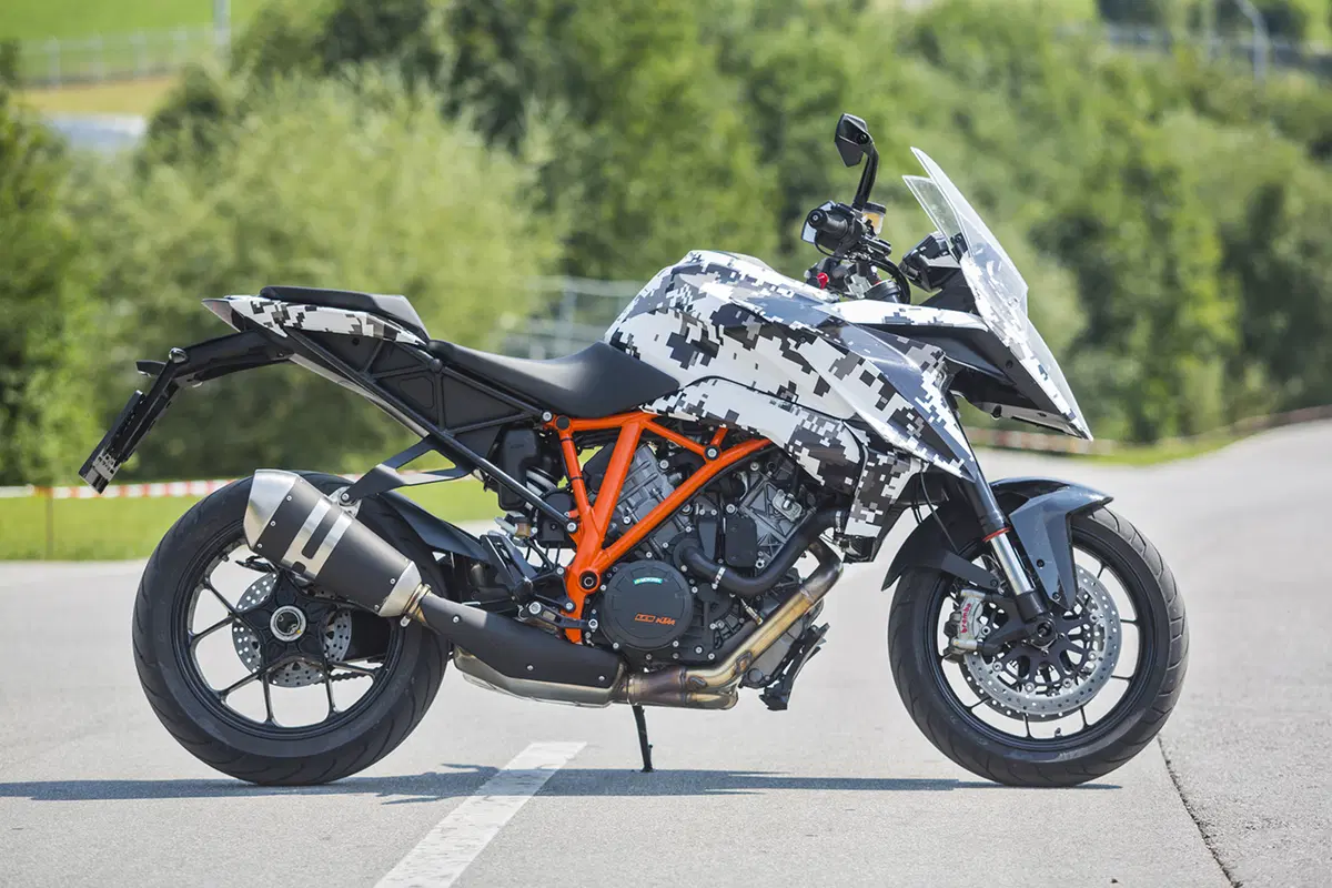 KTM 1290 Super Duke GT 2016: prova esclusiva (10)
