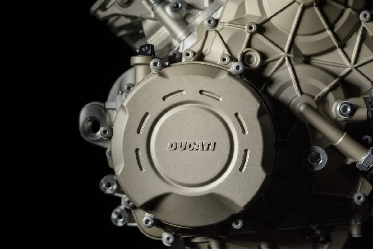Ducati Desmosedici Stradale, il motore della nuova Panigale V4 (6)