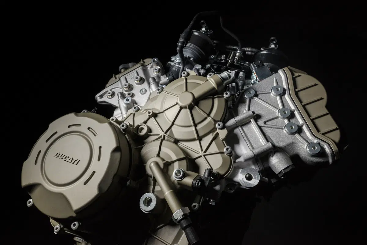 Ducati Desmosedici Stradale, il motore della nuova Panigale V4 (7)