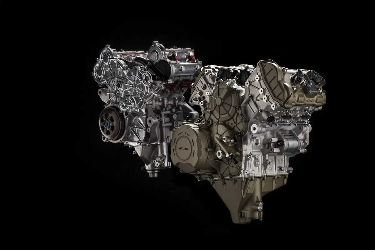 Ducati Desmosedici Stradale, il motore della nuova Panigale V4 (23)