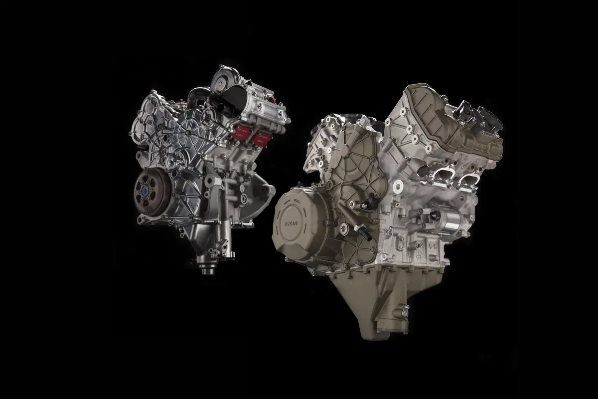 Ducati Desmosedici Stradale, il motore della nuova Panigale V4 (24)