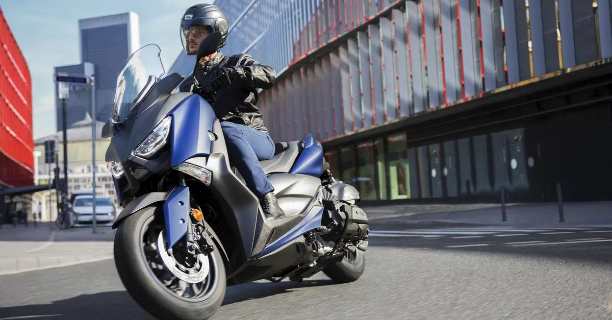 "Ride and smile", vinci Yamaha X-MAX 400