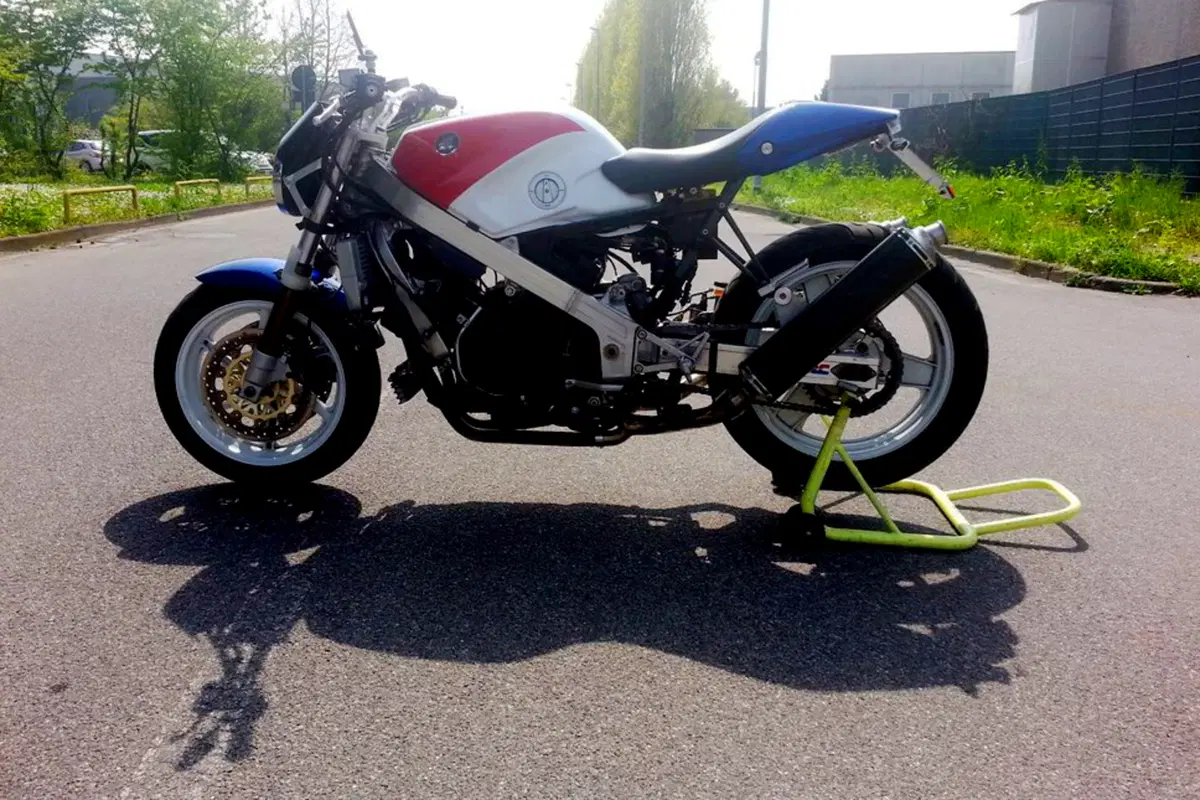 Le Strane di Moto.it: VFR 750F naked