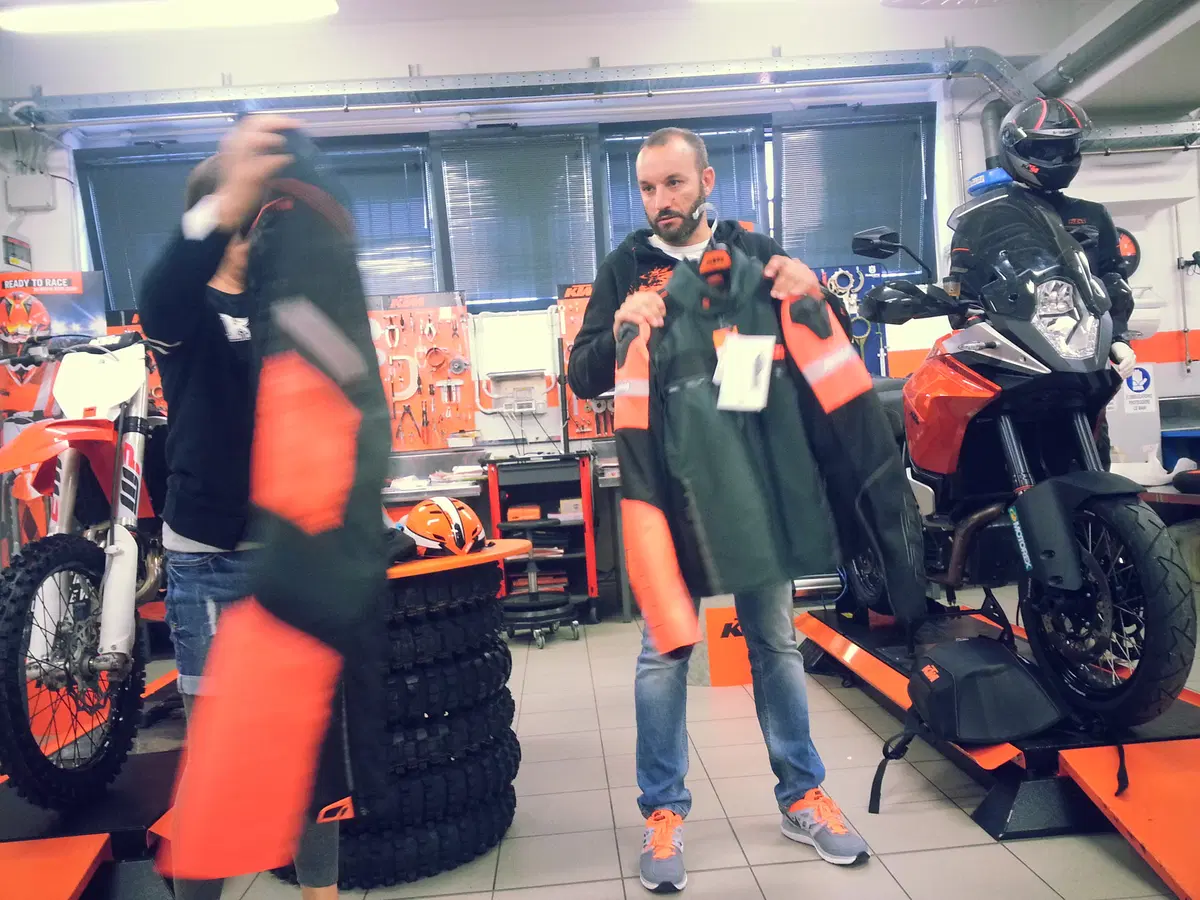 KTM presenta la collezione PowerWear 2016 (16)