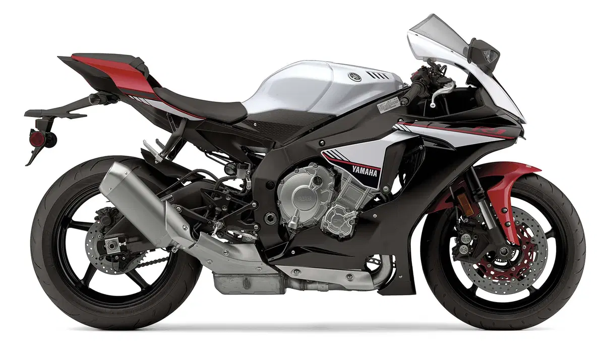 Yamaha YZF-R1 S 2016, nuova versione economica