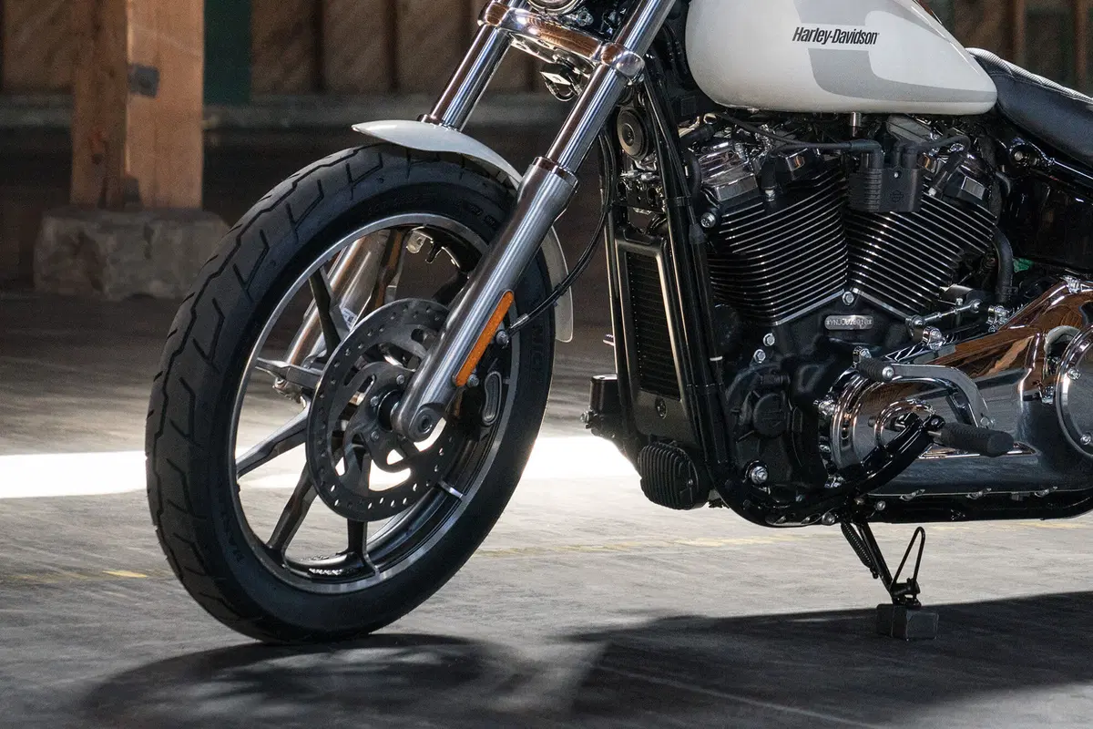 Harley-Davidson Softail 107 Low Rider (2018 - 20) - FXLR (2)