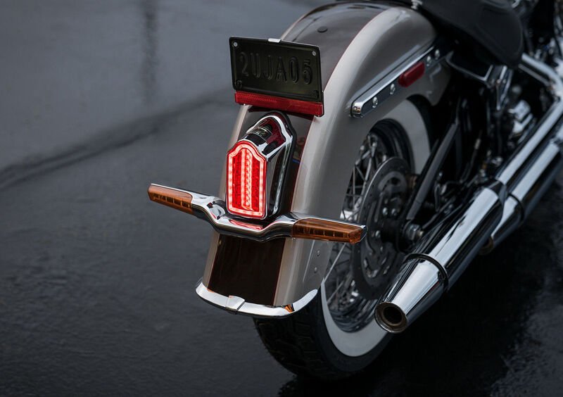 Harley-Davidson Softail 107 Deluxe (2018 - 20) - FLDE (3)