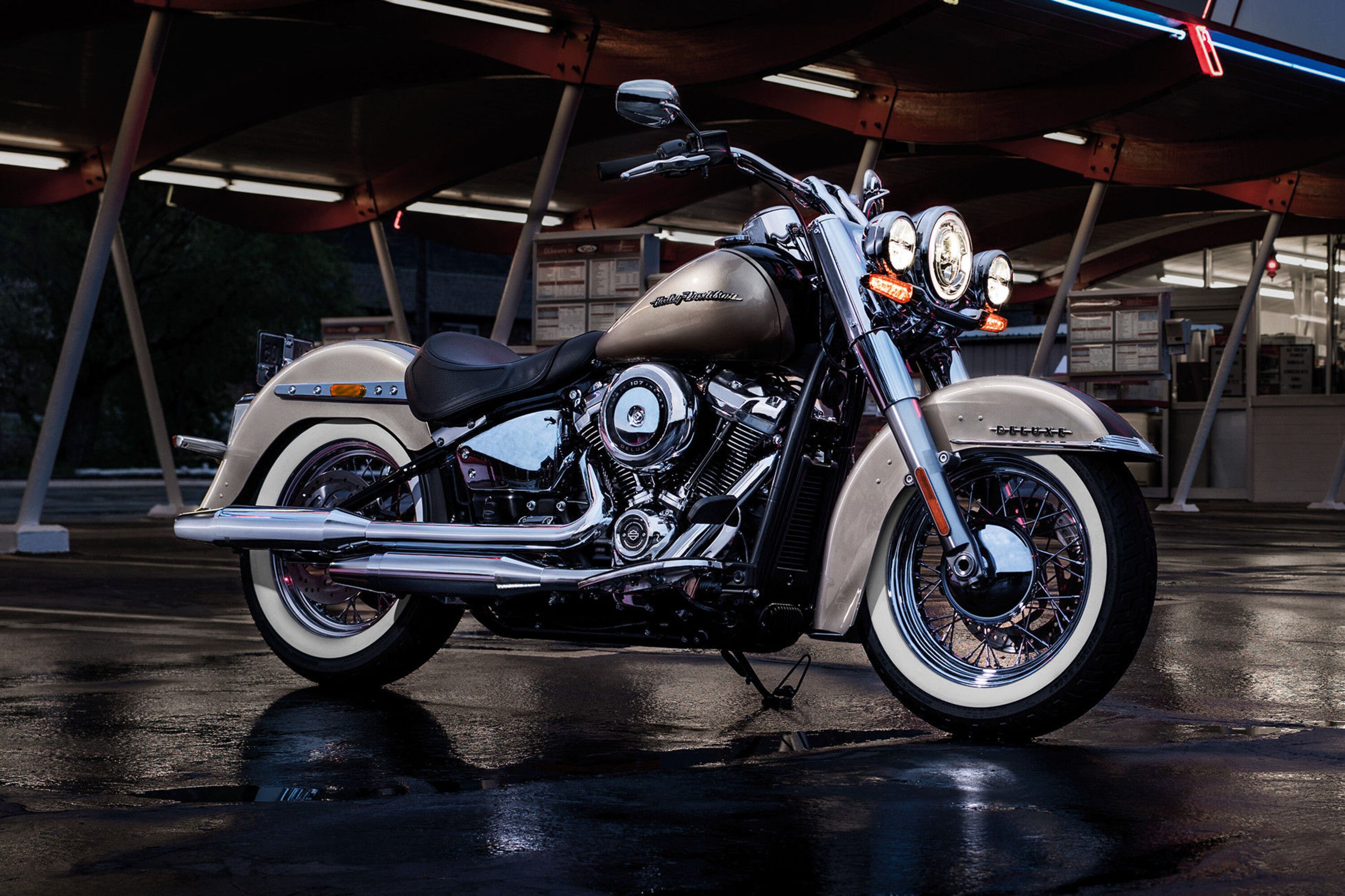 Harley-Davidson Softail 107 Deluxe (2018 - 20) - FLDE