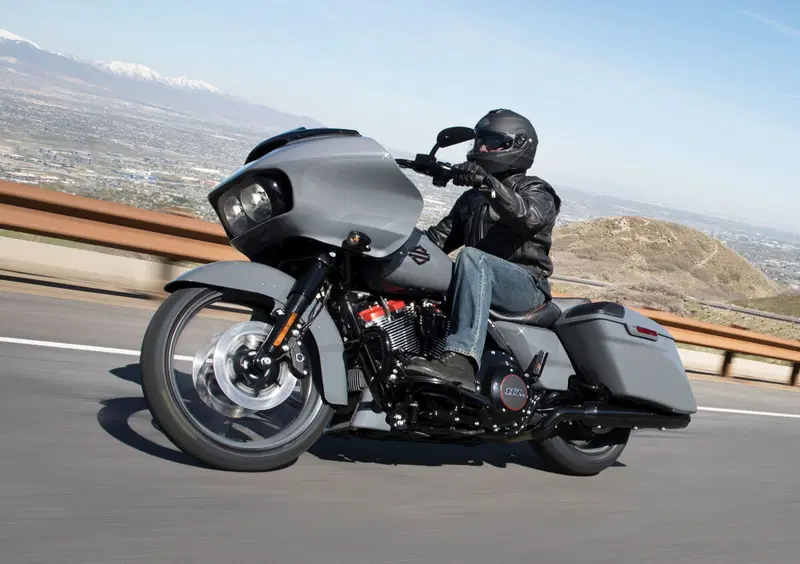 Harley-Davidson CVO - Custom Vehicle Operations 117 Road Glide (2018 - 19) - FLTRXSE (2)