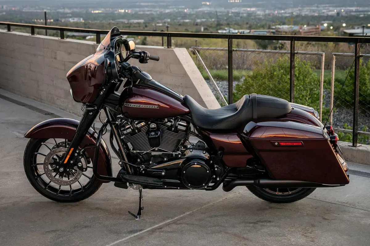 Harley-Davidson Touring 107 Street Glide Special (2017 - 19) - FLHXS (3)