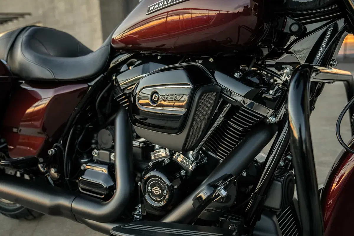 Harley-Davidson Touring 107 Street Glide Special (2017 - 19) - FLHXS (6)