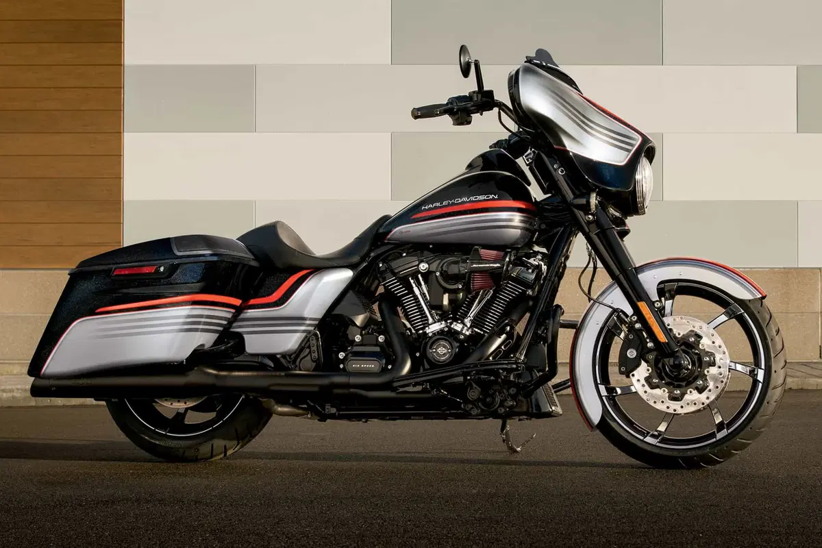 Harley-Davidson Touring 107 Street Glide Special (2017 - 19) - FLHXS (8)