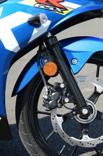 L'avantreno della GSX-R 125