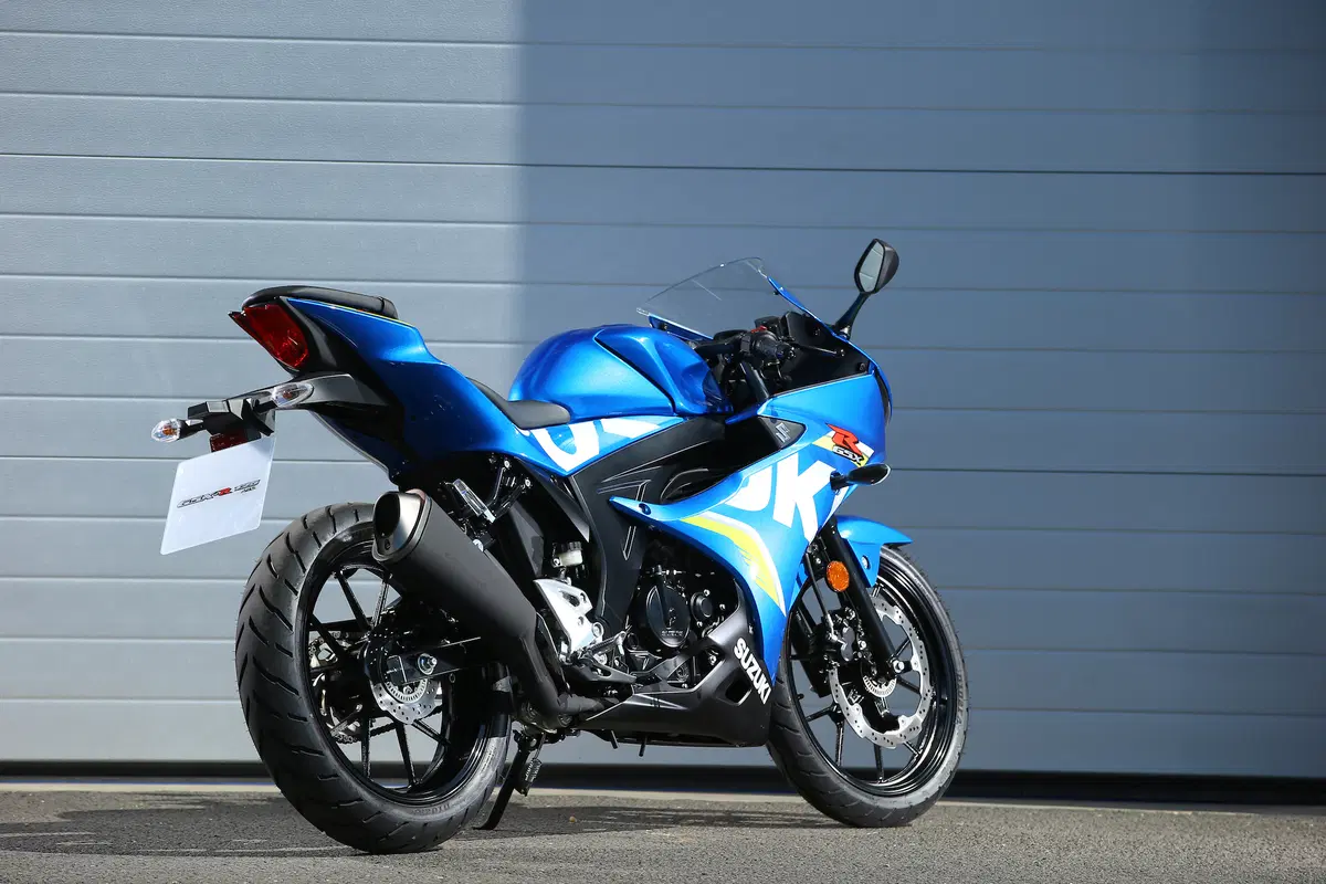 Suzuki GSX-R 125 e GSX-S 125 (20)