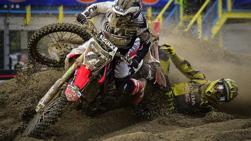 MXGP. Le foto pi&ugrave; spettacolari del GP d'Olanda 2017