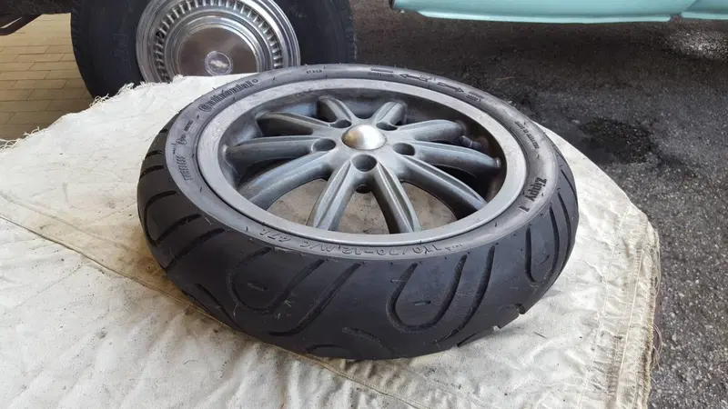 Ruota Ant Dx Piaggio (2)