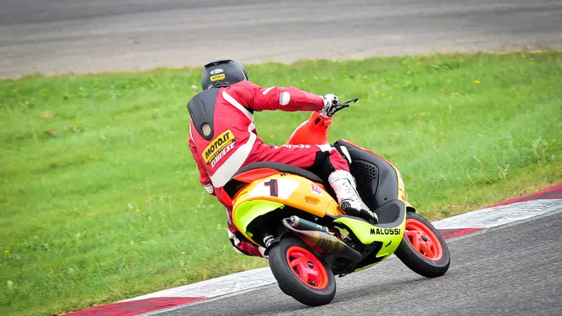 Malossi Day 2015, in pista con gli scooter preparati
