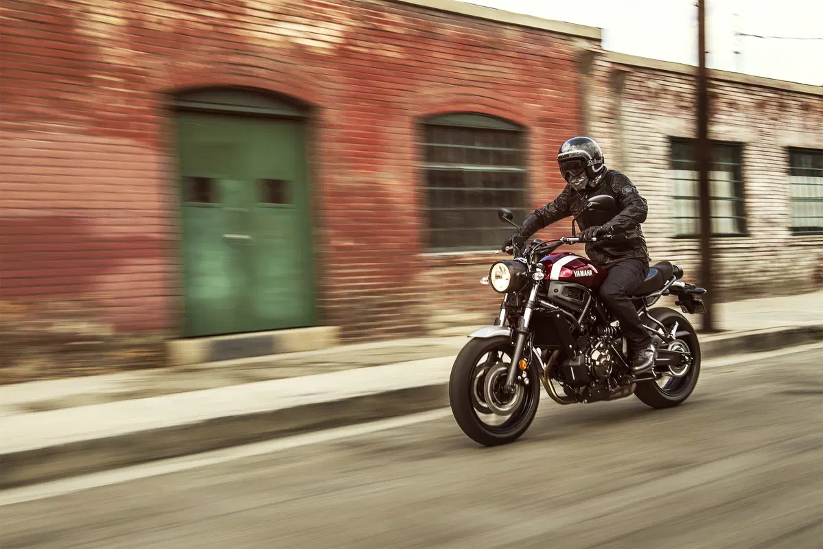 Yamaha XSR 700 e XSR 900 2018: nuove colorazioni (2)