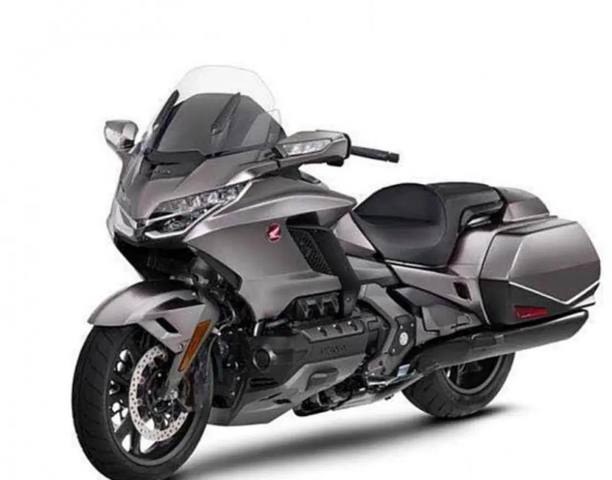 Nuova Honda Gold Wing 2018. Prime foto (2)