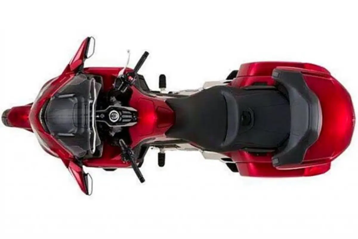 Nuova Honda Gold Wing 2018. Prime foto (3)