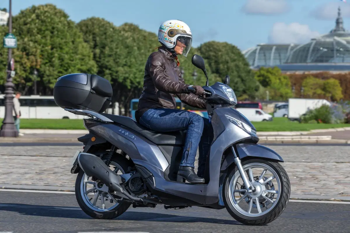 Peugeot Belville 125 e 200 (8)