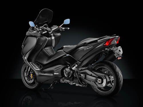 Rizoma: linea di accessori per Yamaha TMAX SX (9)