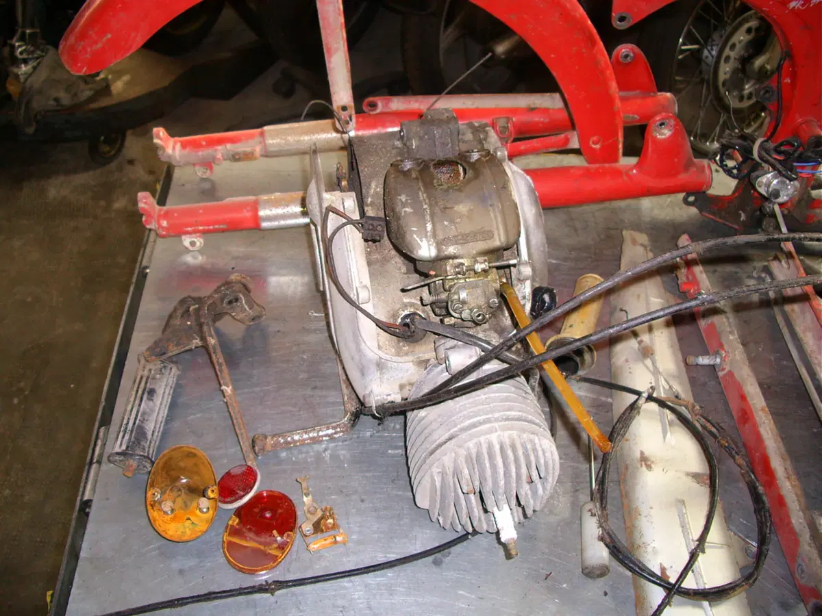 Restaurando, puntata 14: Moto Guzzi Dingo Sport 1965 (5)
