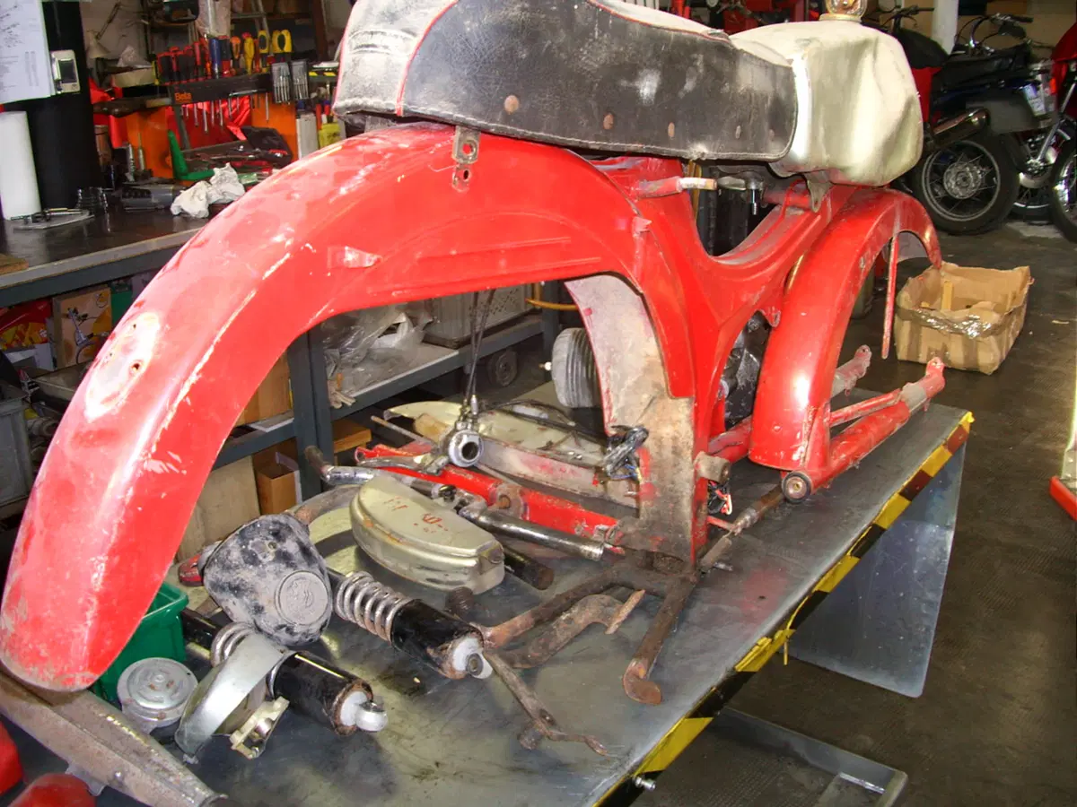 Restaurando, puntata 14: Moto Guzzi Dingo Sport 1965