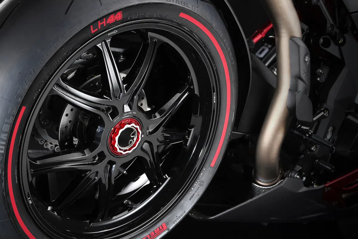 MV Agusta F4 LH44 (2)