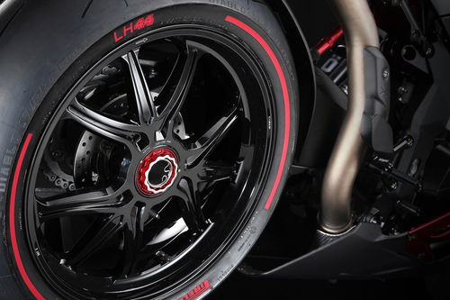 Versione speciale anche per le Pirelli Diablo Supercorsa SP