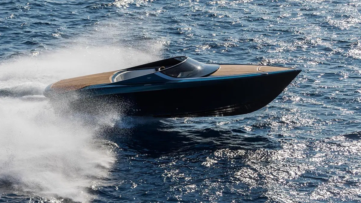 Aston Martin AM37, yacht da 1000 CV (5)