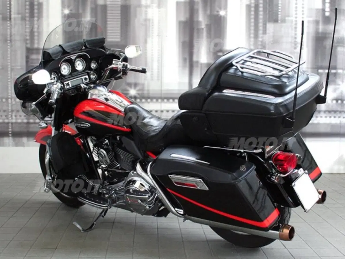 Harley-Davidson Touring 1340 Electra Glide Ultra Classic (1989 - 93) - FLHTCU (2)