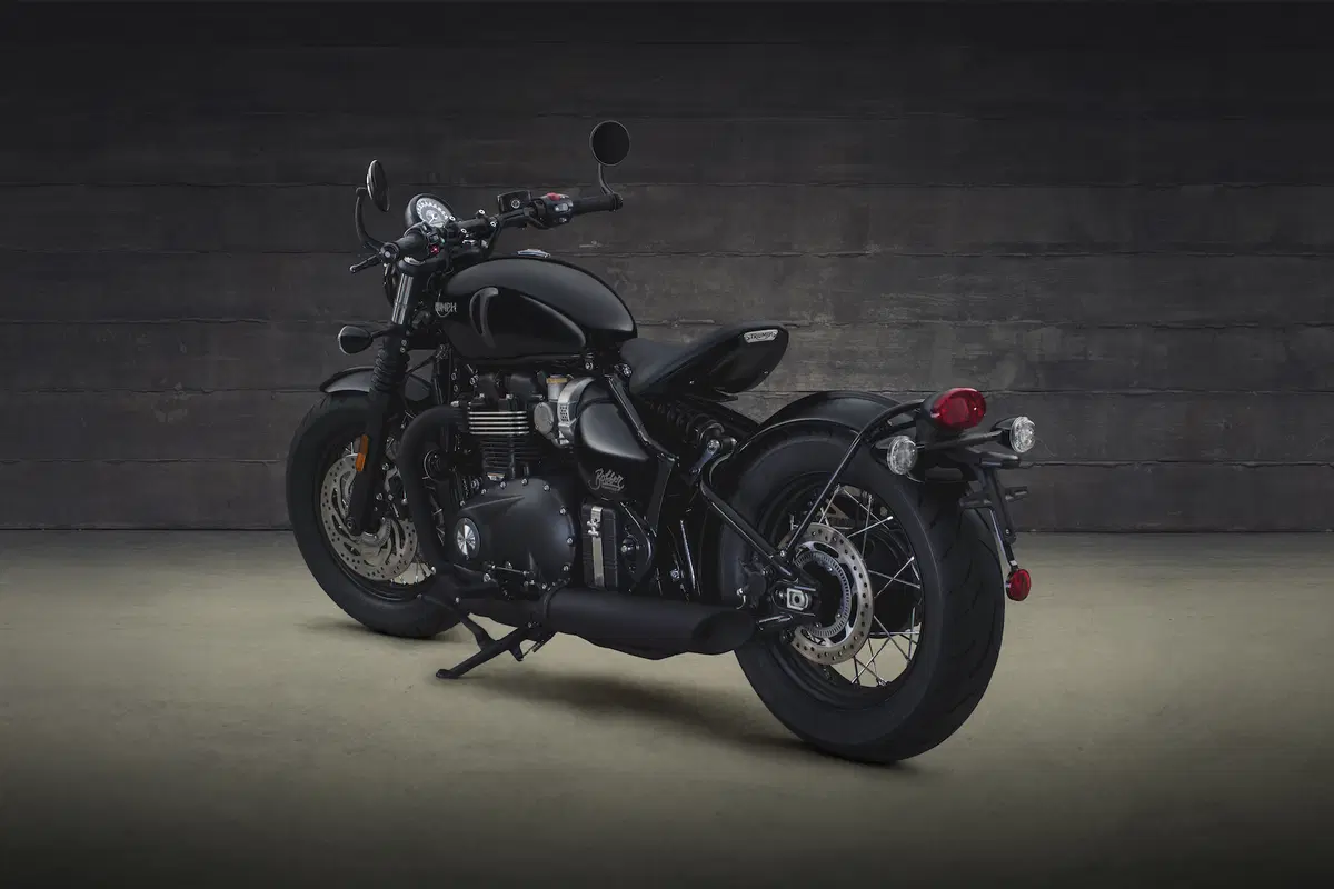Triumph Bonneville Bobber Black