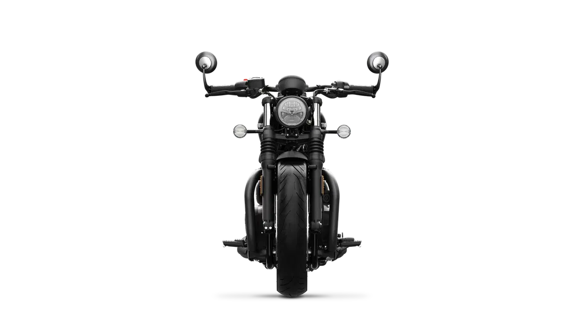 Triumph Bonneville Bobber Black (4)