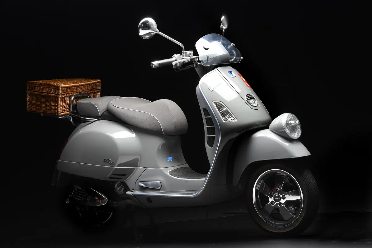 Le Belle e Possibili di Moto.it: la Vespa GT 60° anniversario di Gigi Soldano