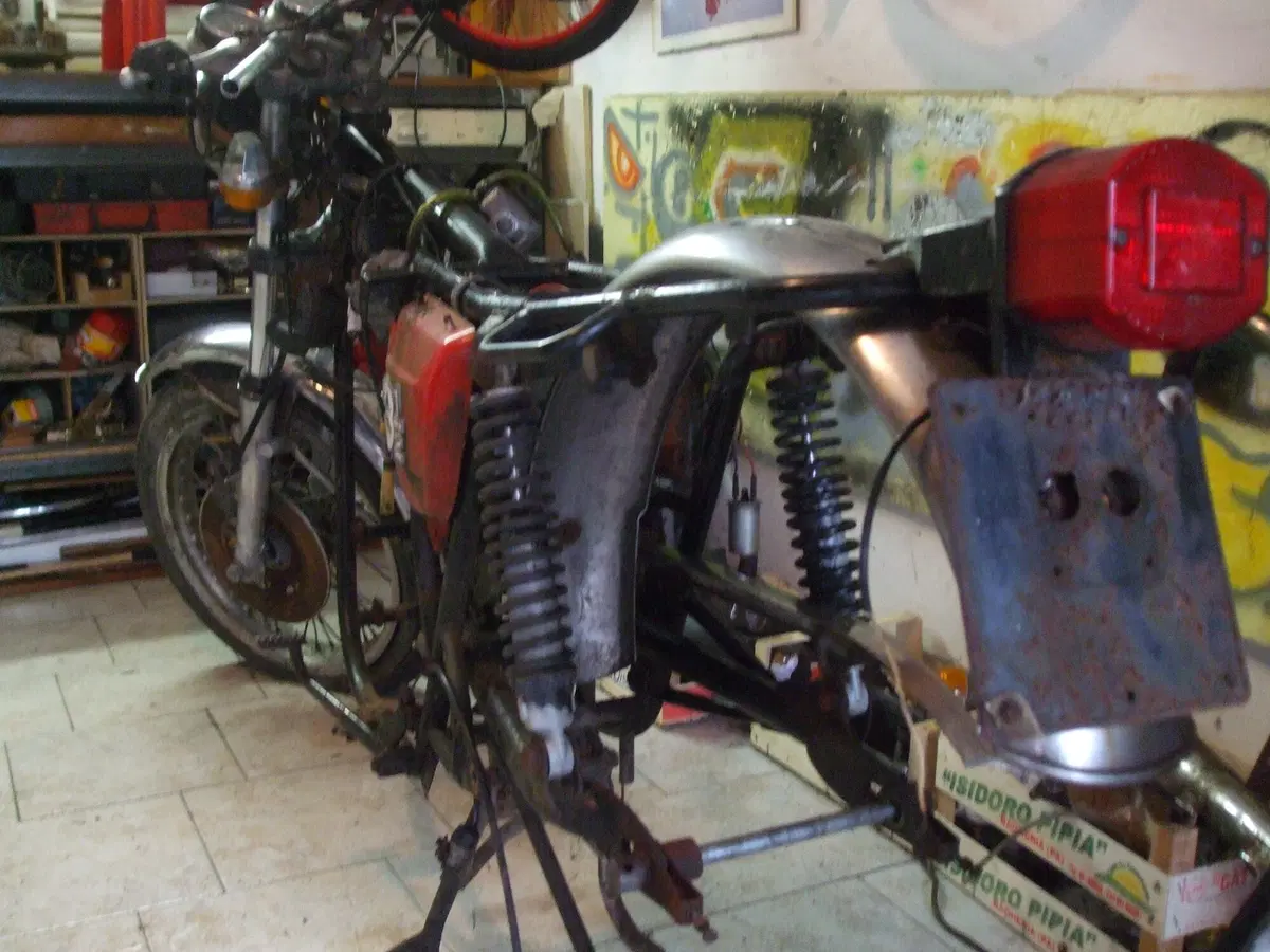 Restaurando fai da te: Moto Morini 3 ½ 1977 di Francesco (padre) e Giovanni (figlio) Cobello