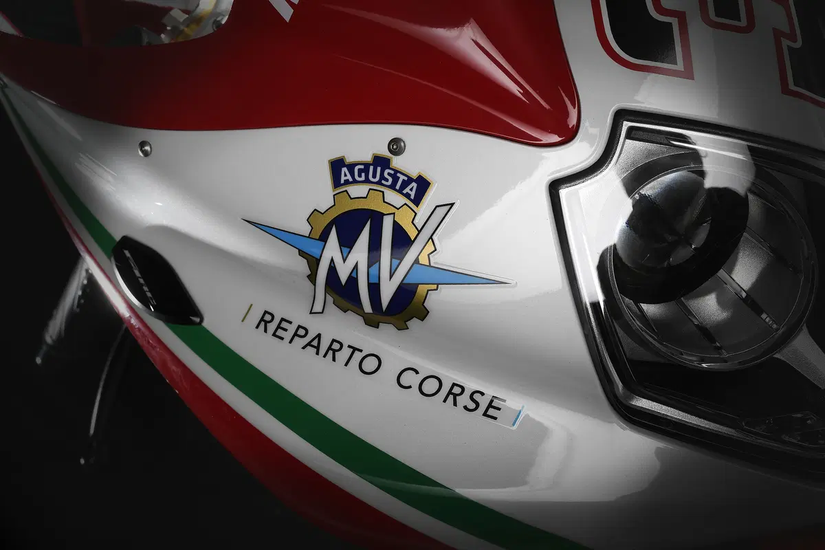 MV Agusta F4 RC 2018, la replica SBK da 212 cv  (15)