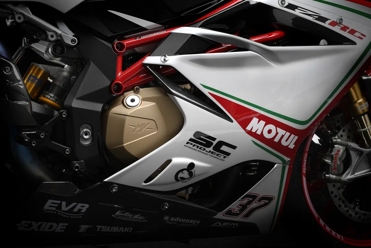 MV Agusta F4 RC 2018, la replica SBK da 212 cv  (17)