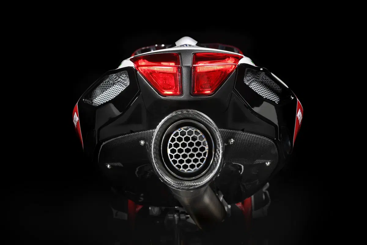 MV Agusta F4 RC 2018, la replica SBK da 212 cv  (19)