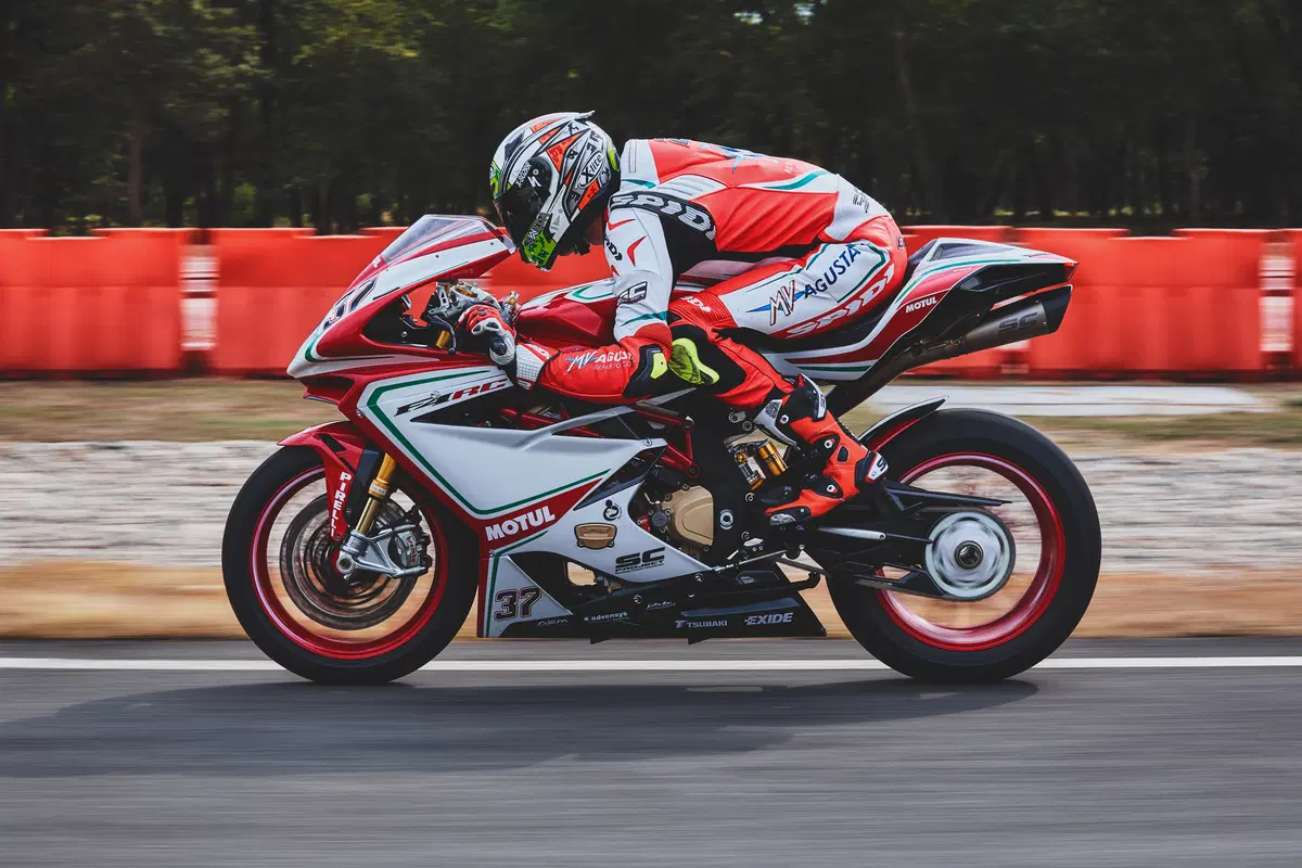 MV Agusta F4 RC 2018, la replica SBK da 212 cv  (22)