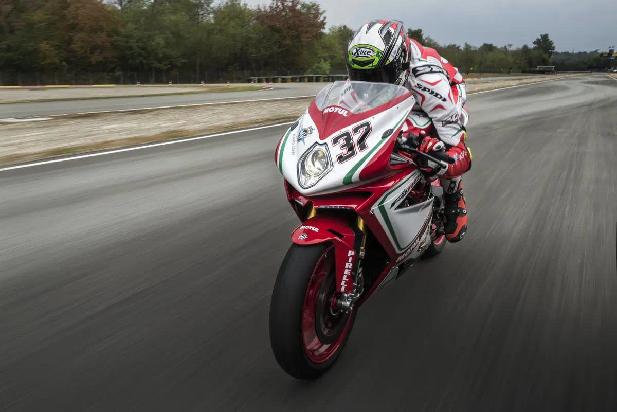MV Agusta F4 RC 2018, la replica SBK da 212 cv  (25)