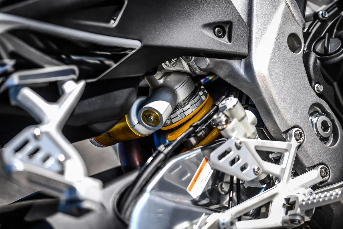 Aprilia Tuono 1100RR. Supersportiva nuda (3)