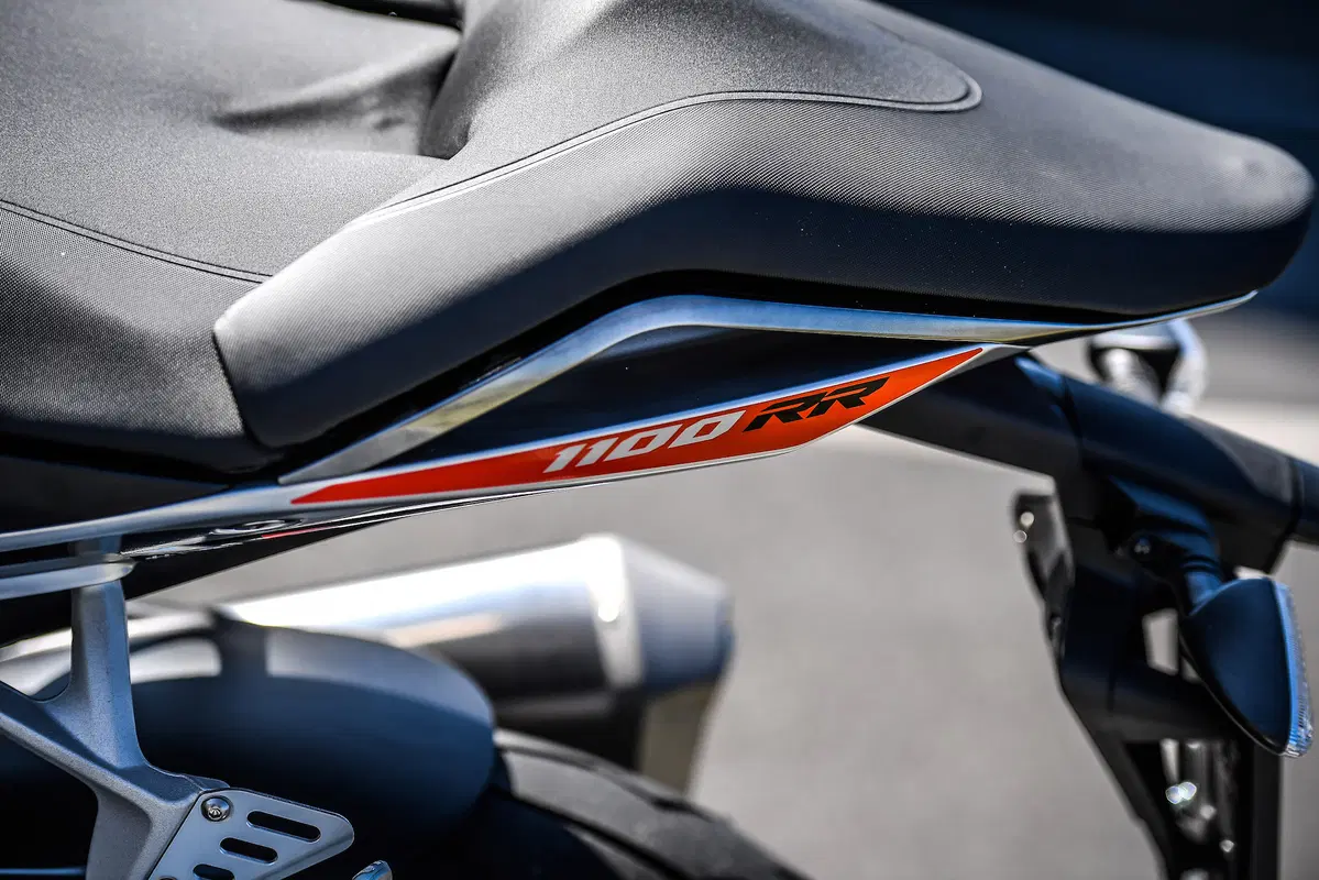 Aprilia Tuono 1100RR. Supersportiva nuda (4)