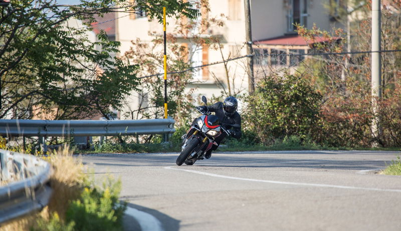 Veloce, stabile e precisa a patto di guidarla con la giusta concentrazione