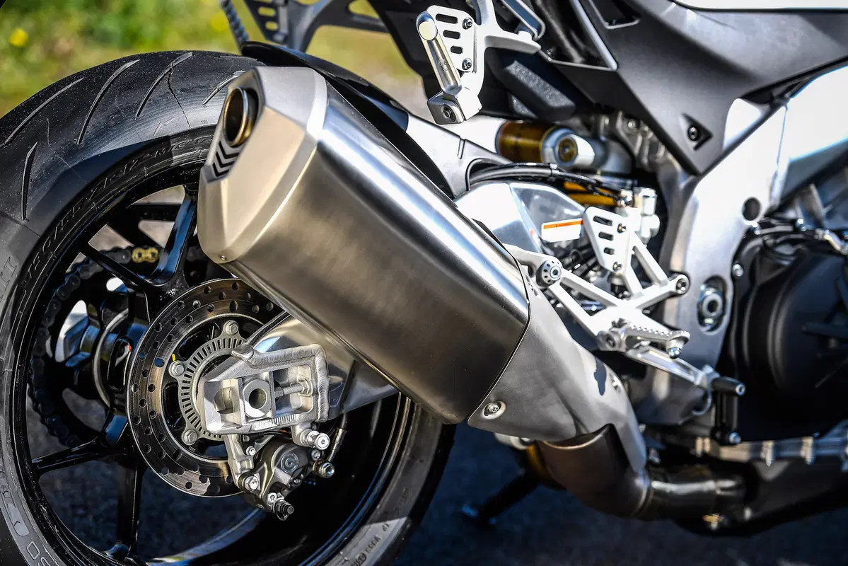 Aprilia Tuono 1100RR. Supersportiva nuda (22)