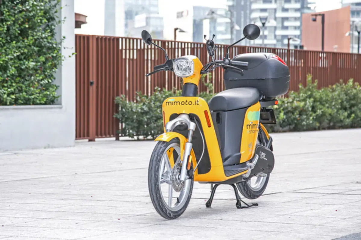 MiMoto, lo scooter sharing ecologico di Milano (7)