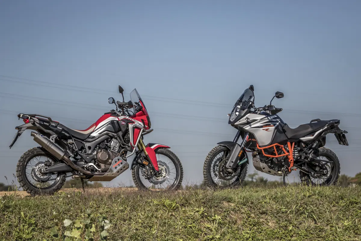 Honda Africa Twin CRF1000 vs KTM 1090 Adventure R (3)